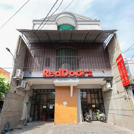 Reddoorz @ Manukan Surabaya Exterior photo