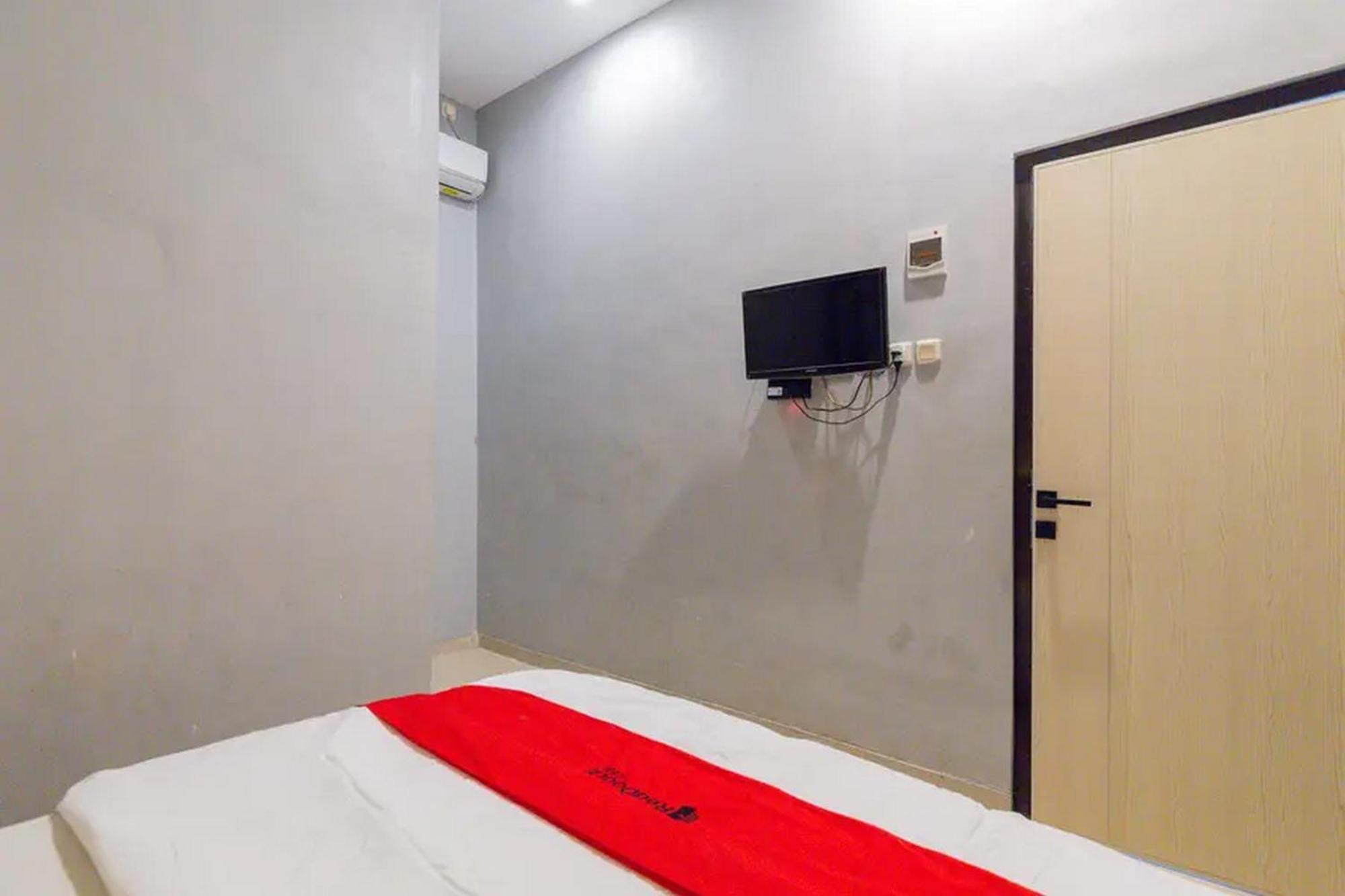 Reddoorz @ Manukan Surabaya Exterior photo