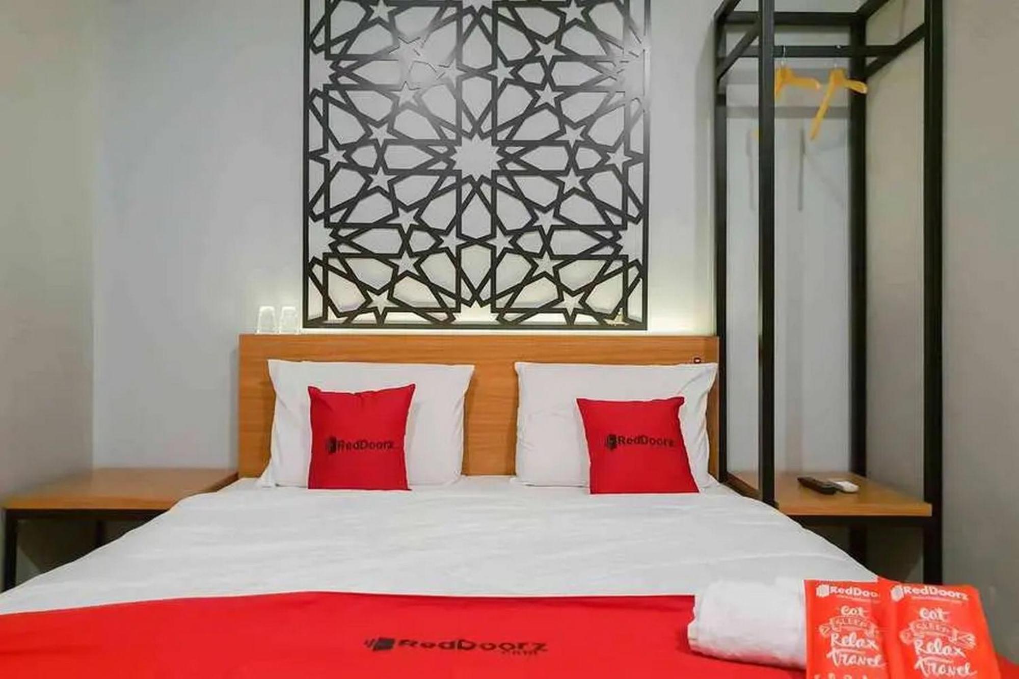 Reddoorz @ Manukan Surabaya Exterior photo