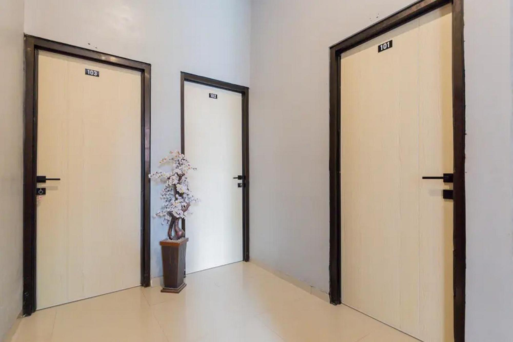 Reddoorz @ Manukan Surabaya Exterior photo